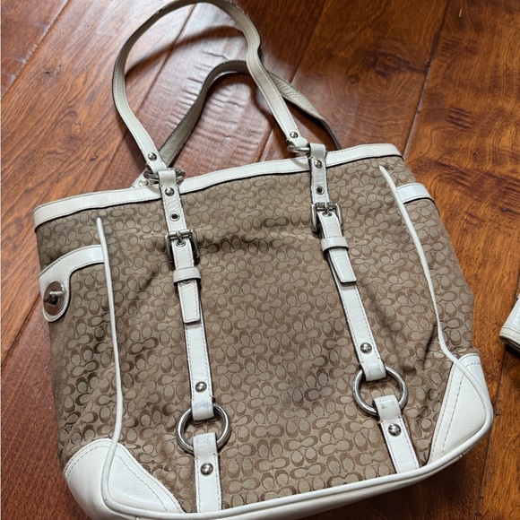 Coach Brown and Cream Signature bag with wallet - Picture 3 of 8